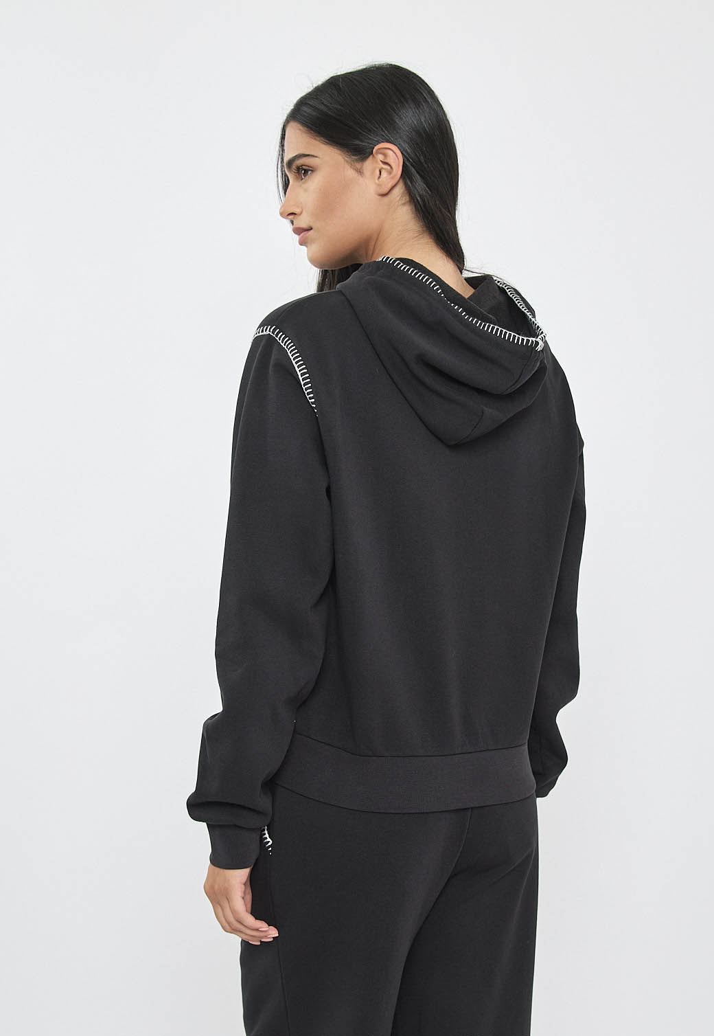 קפוצ’ון לנשים W CVC בצבע שחור