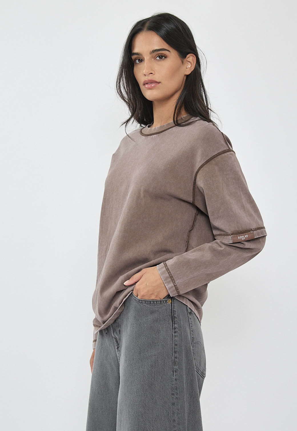 טי-שירט ארוכה לנשים בצבע חום