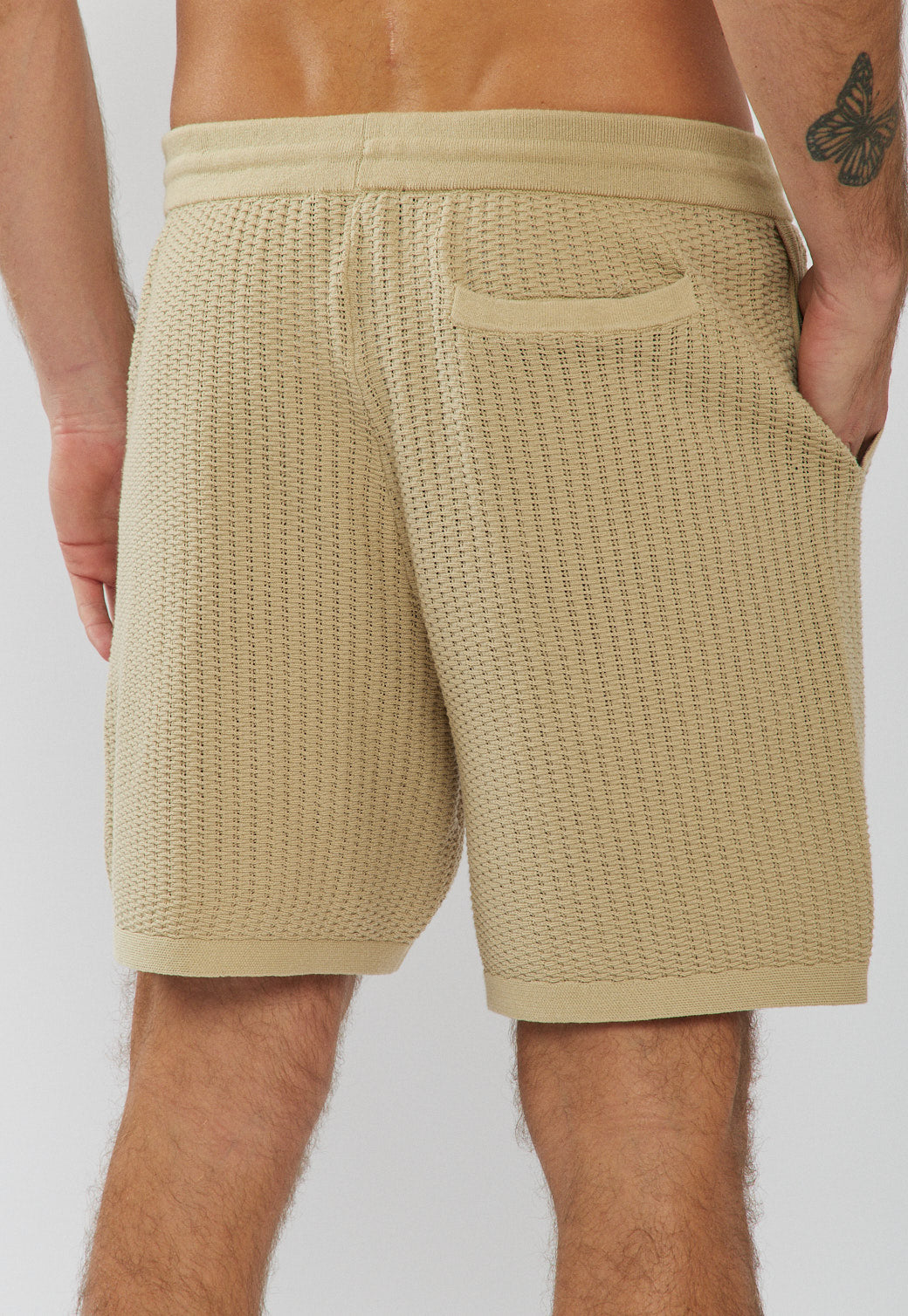 מכנסיים קצרים לגברים בצבע בז'