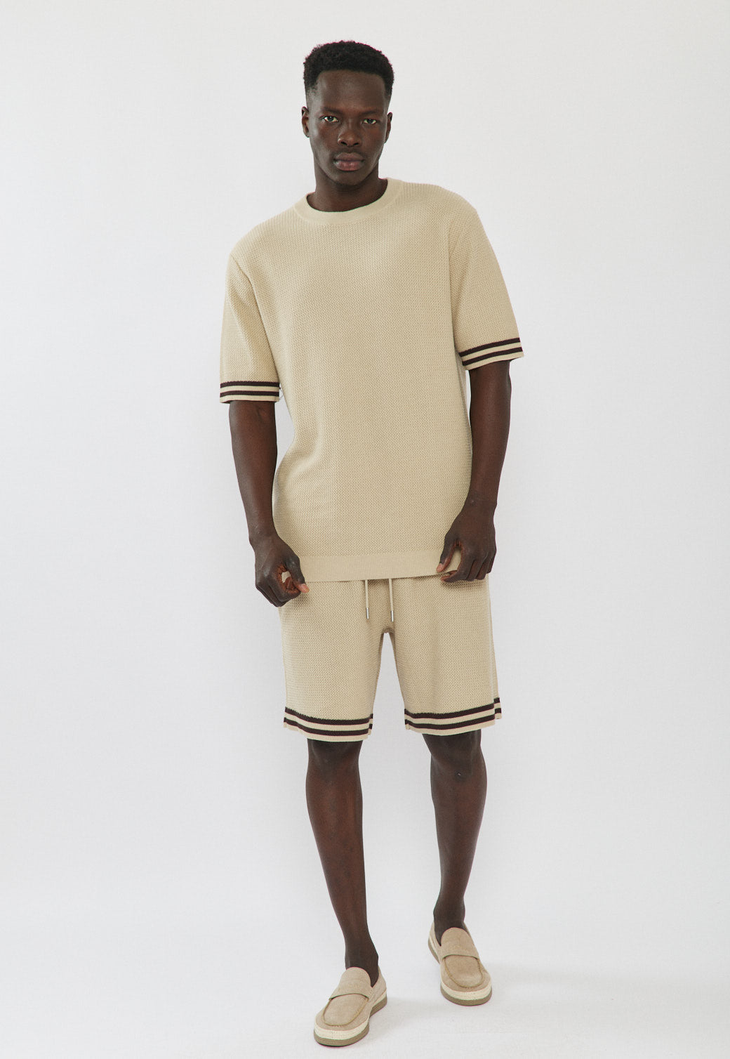 מכנסיים קצרים לגברים בצבע בז׳