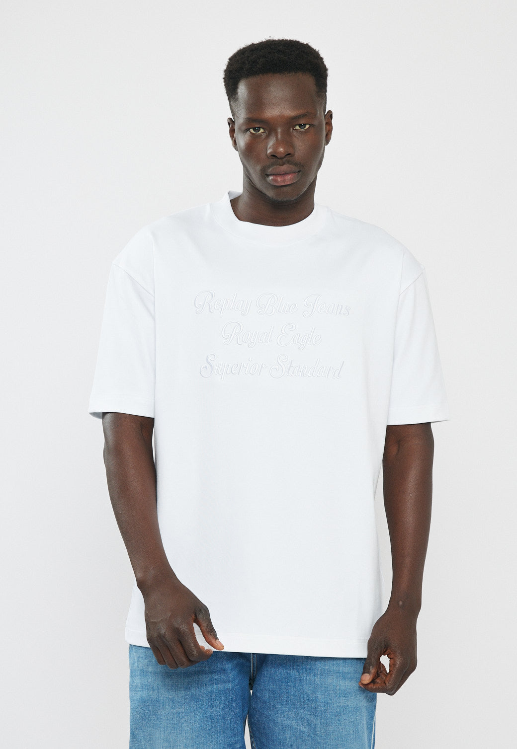 טי-שירט אוברסייז לגברים בצבע לבן עם הדפס