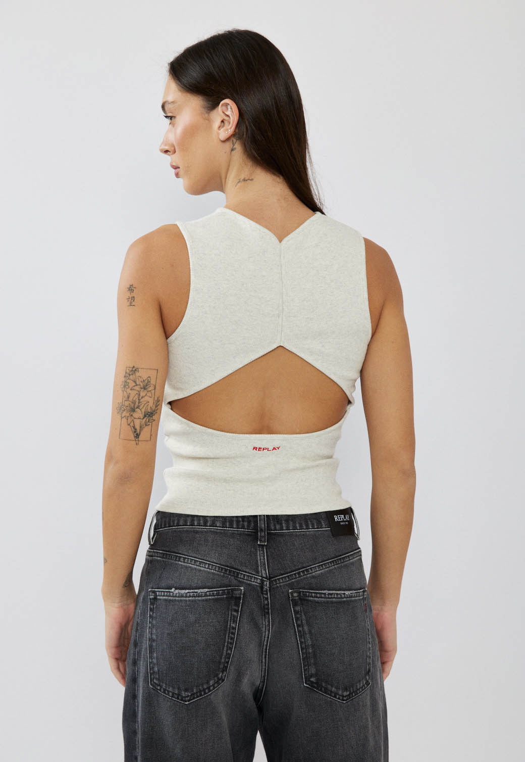 טופ ריב לנשים בצבע אפור