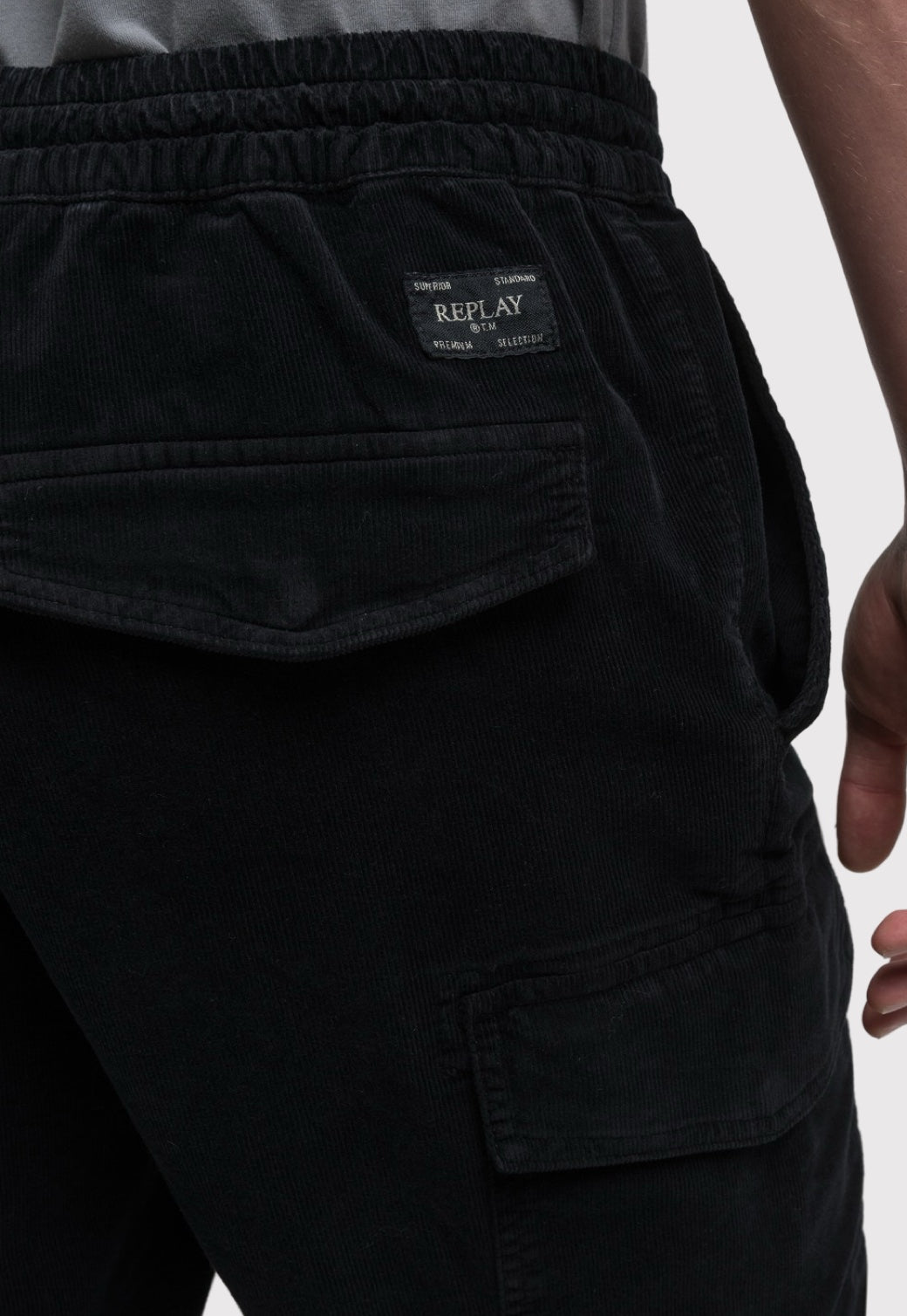 מכנסי קורדרוי בצבע שחור כהה לגברים