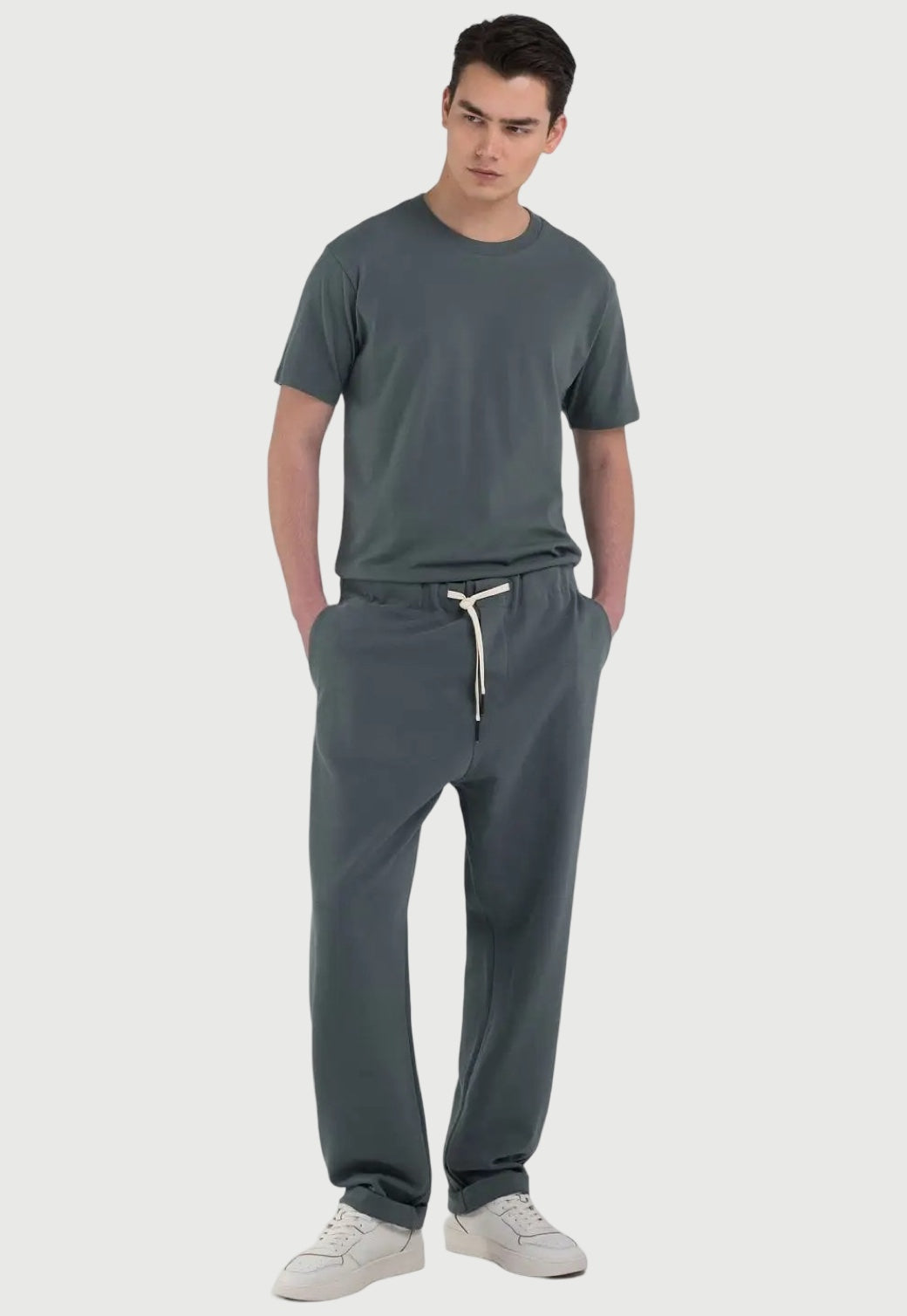 מכנסי ג'רזי סלים פיט לגברים בצבע ירוק