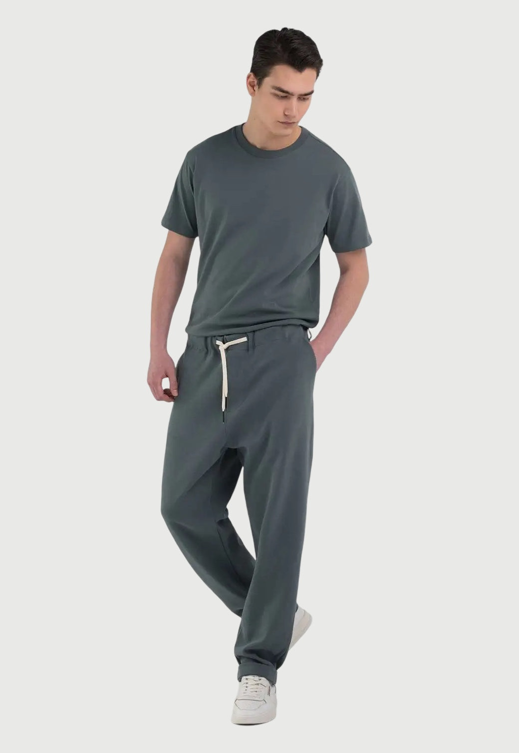 מכנסי ג'רזי סלים פיט לגברים בצבע ירוק