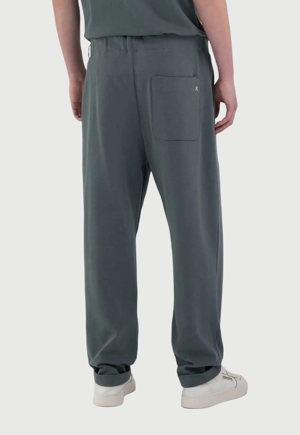 מכנסי ג'רזי סלים פיט לגברים בצבע ירוק