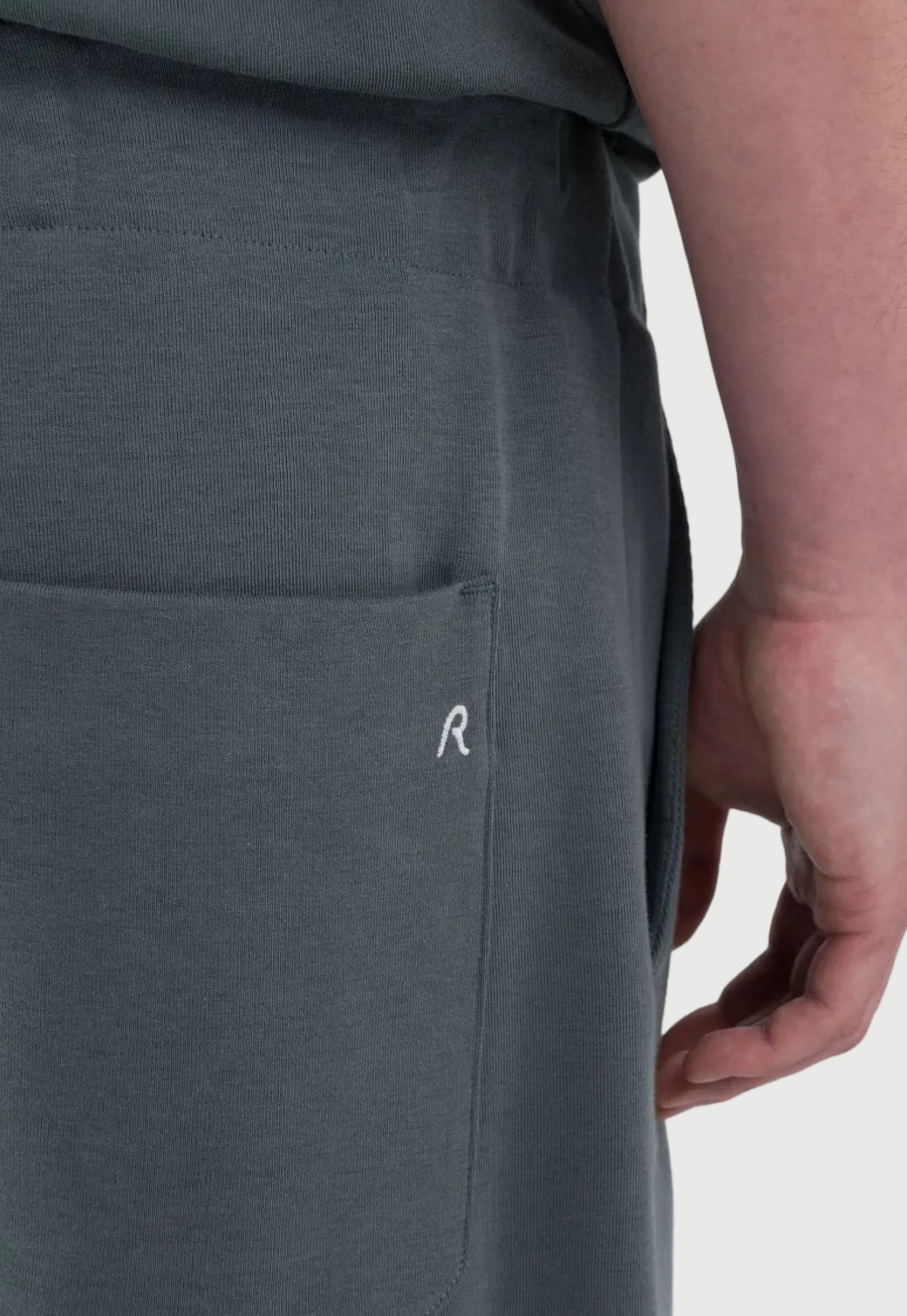 מכנסי ג'רזי סלים פיט לגברים בצבע ירוק