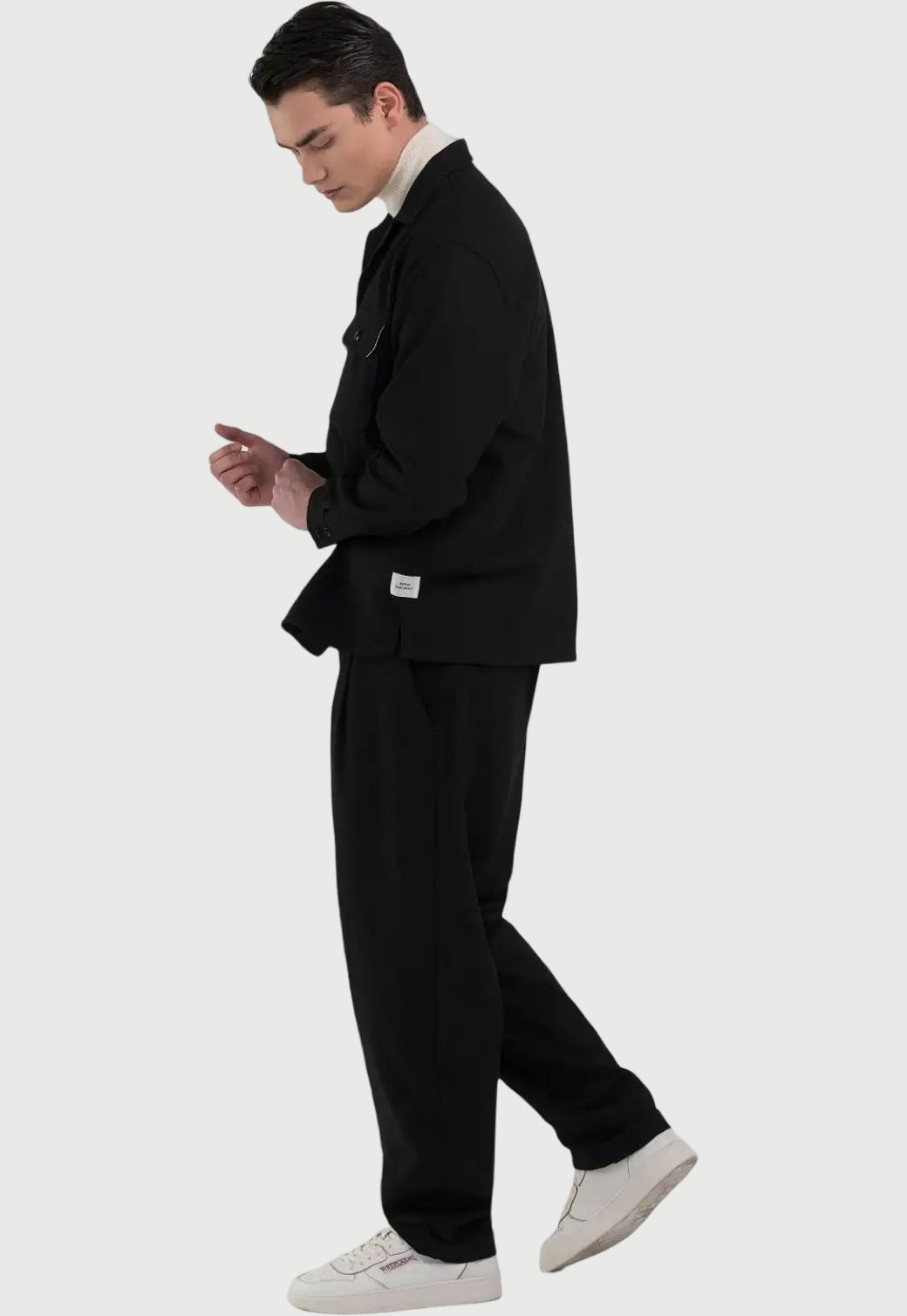 חולצה מכופתרת עם כיסים לגברים