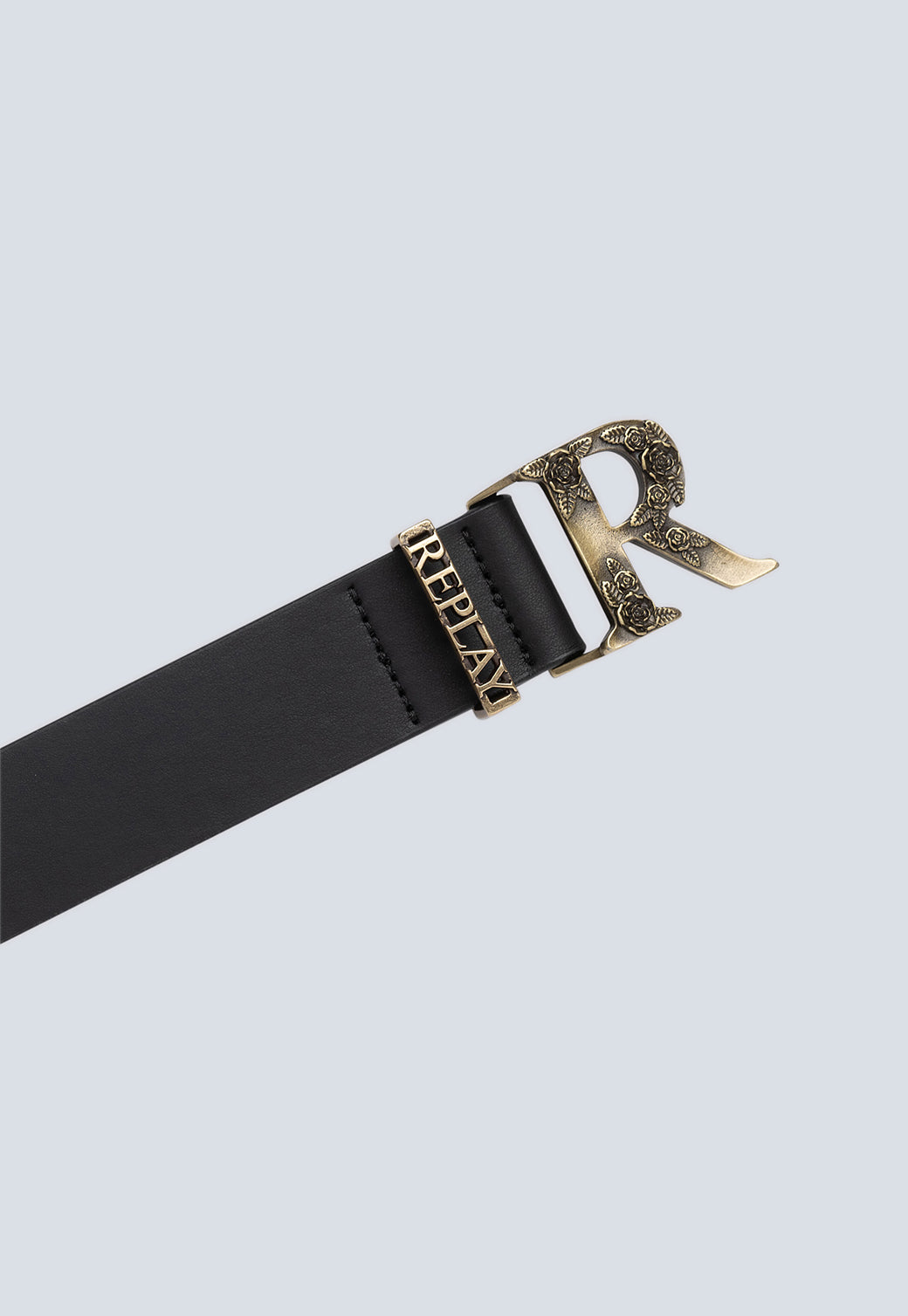 חגורת נשים שחורה עם אבזם מוזהב בעיצוב לוגו R