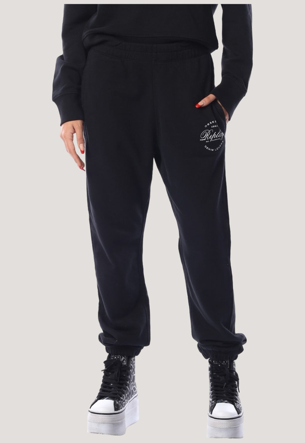 מכנסי טרנינג עם לוגו נשים