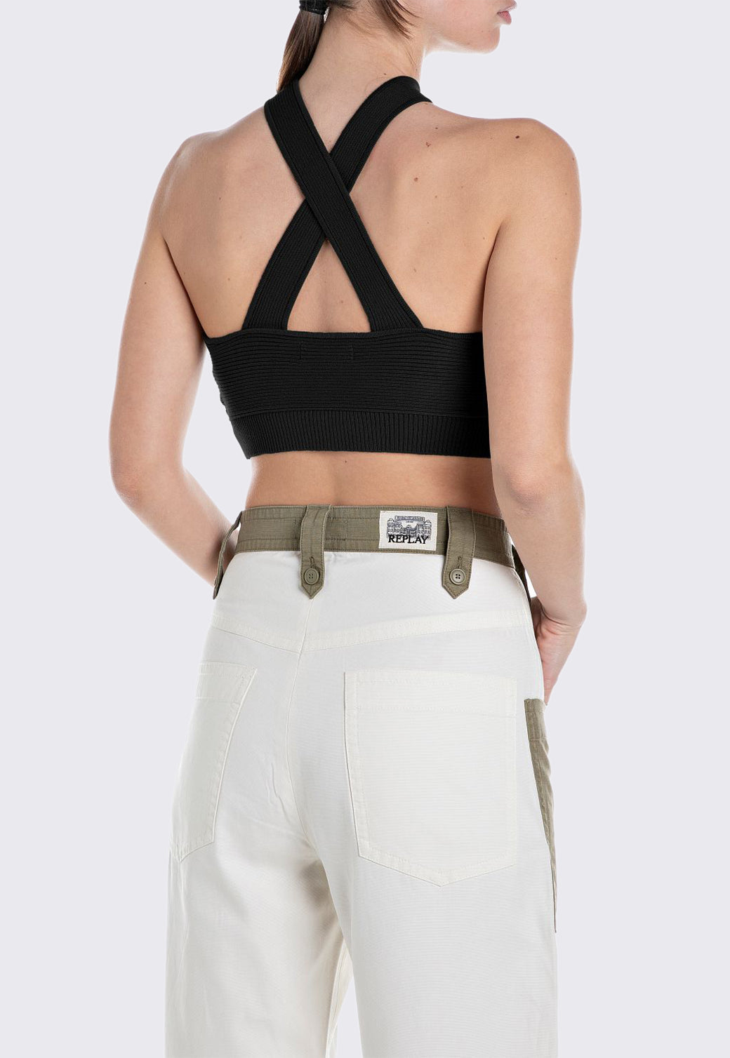 קרופ טופ ריב בצבע שחור