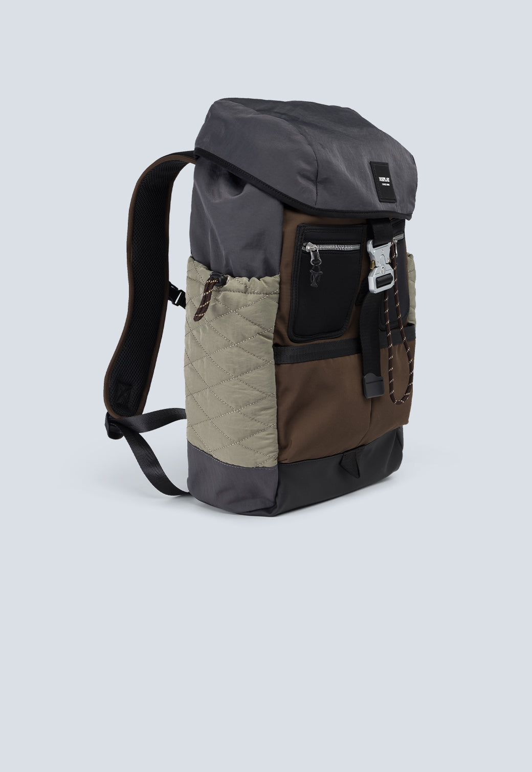 תיק גב לגברים בגווני שחור וחום