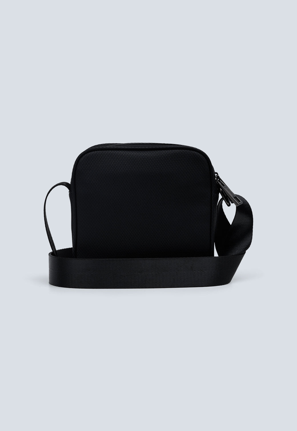 תיק צד לגברים בצבע שחור