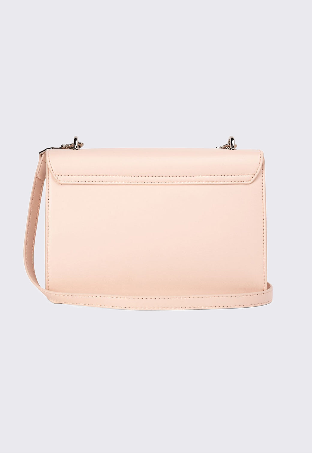 תיק צד בצבע ורוד בהיר עם לוגו מובלט