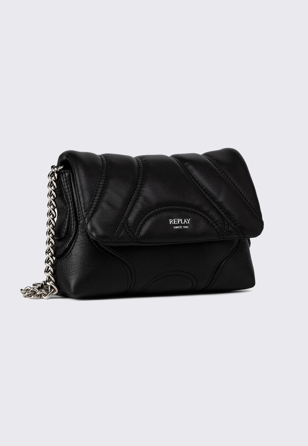 תיק צד לנשים בצבע שחור עם רצועת שרשרת