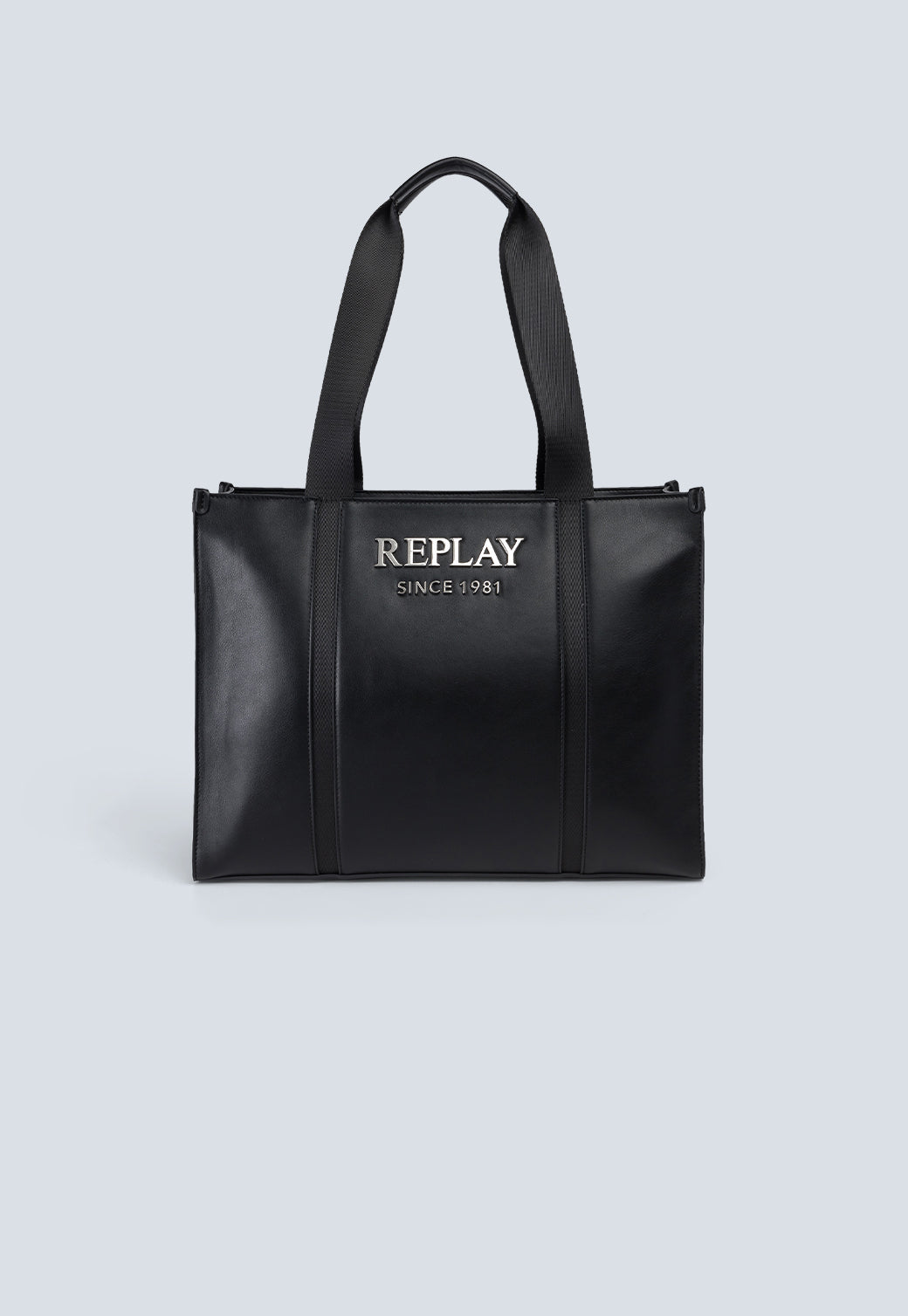 תיק יד לנשים בצבע שחור עם לוגו כסוף של REPLAY