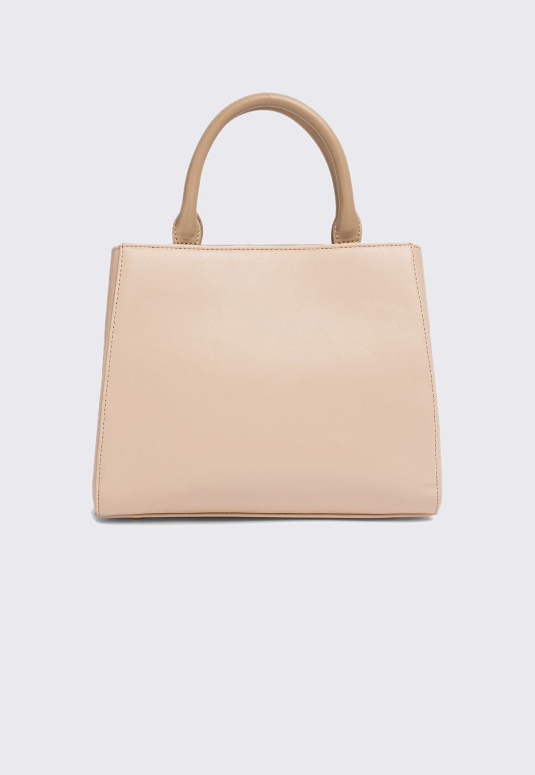 תיק יד לנשים בצבע בז׳ עם כיסים קדמיים ולוגו