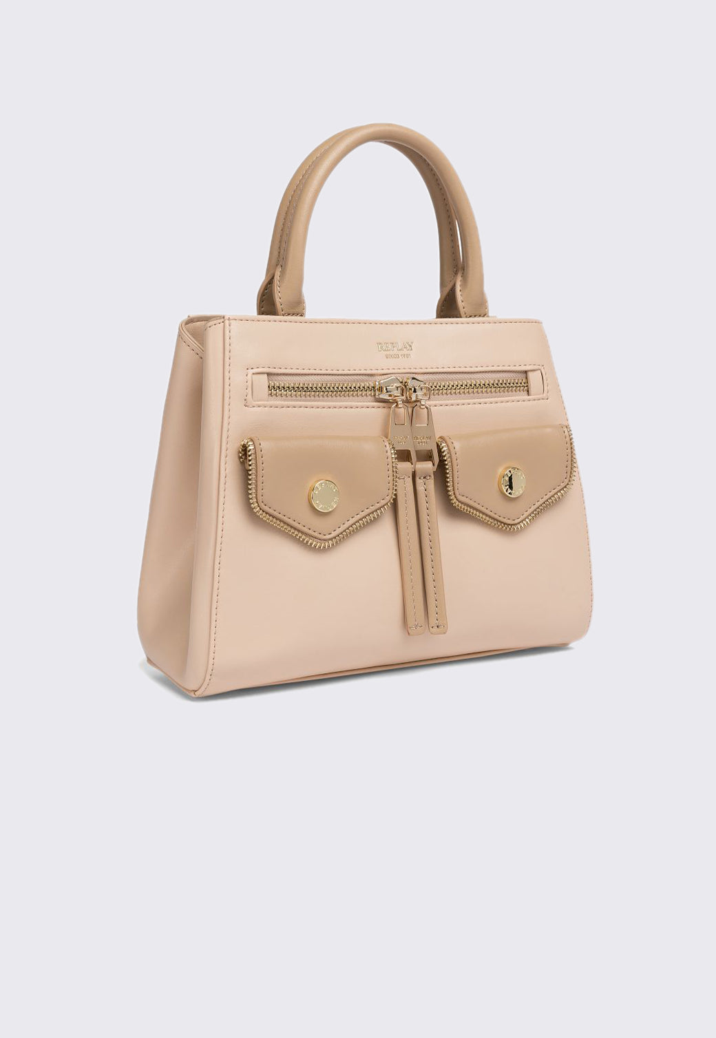 תיק יד לנשים בצבע בז׳ עם כיסים קדמיים ולוגו