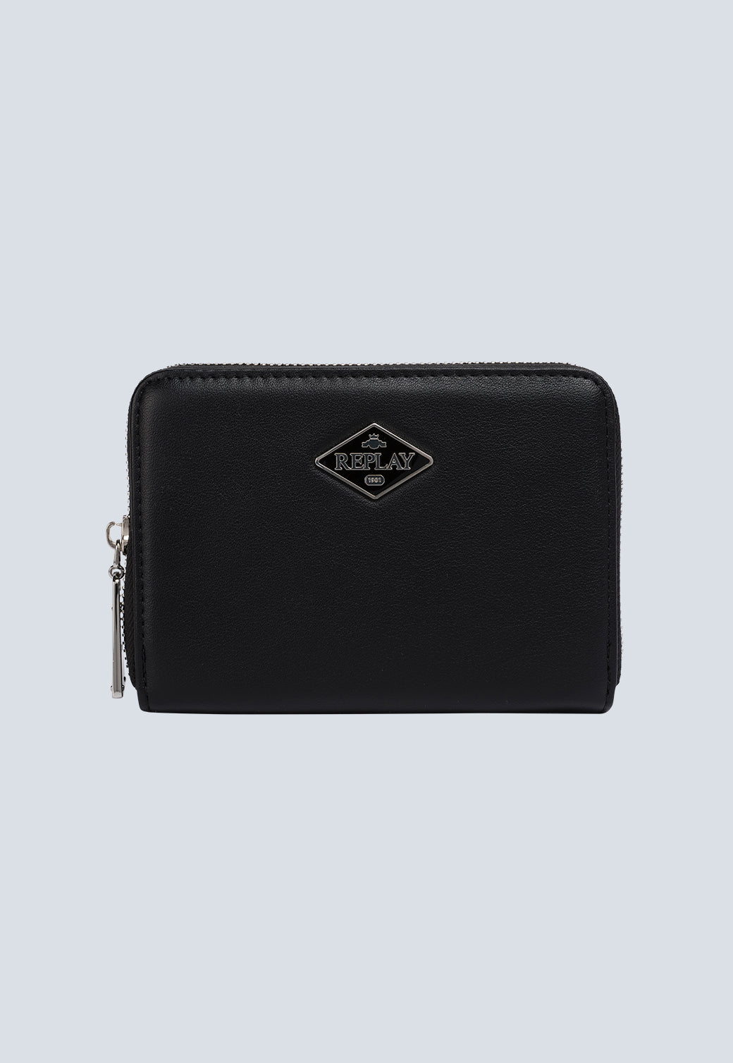 ארנק לנשים בצבע שחור עם רוכסן ולוגו מתכת