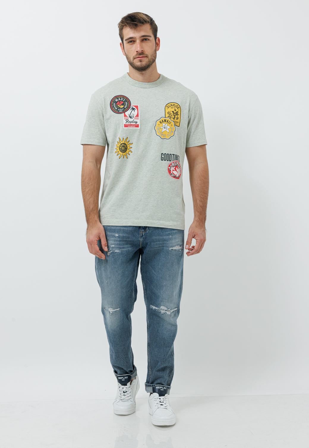 טי-שירט לגברים בצבע אפור עם הדפסי פאץ'