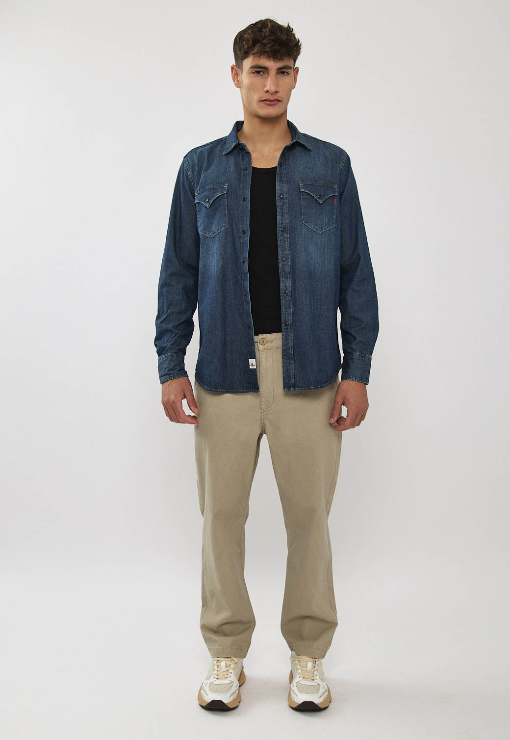 חולצת ג׳ינס לגברים בצבע כחול