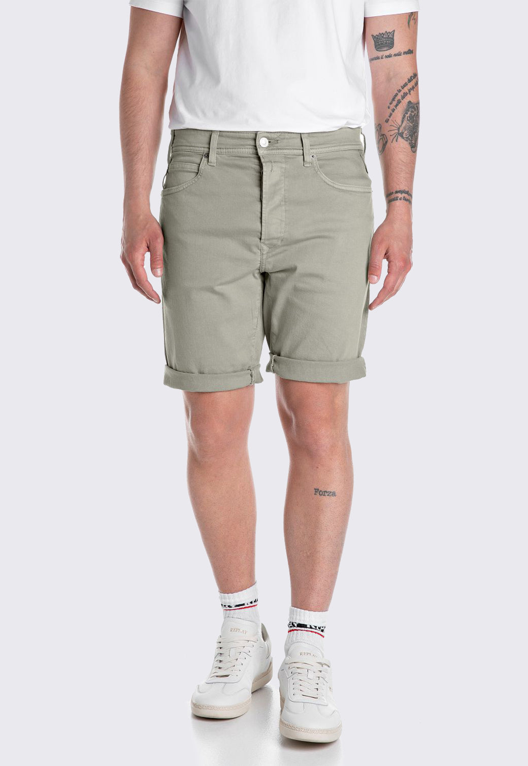 מכנסיים קצרים לגברים בצבע ירוק בהיר