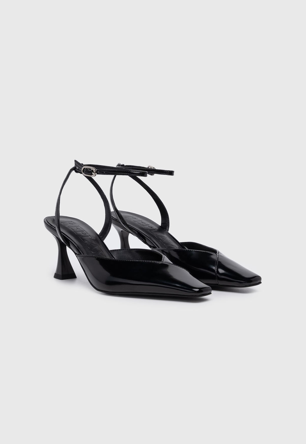 נעלי עקב Block לנשים בצבע שחור