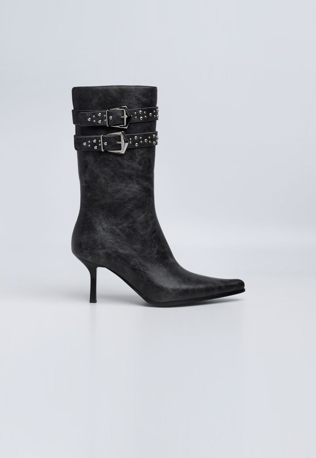 מגפיים לנשים עם עקב בינוני ורצועות אבזם