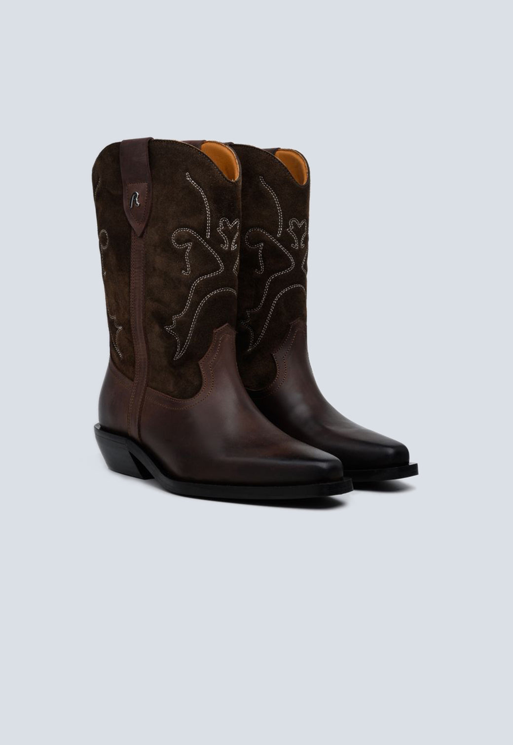 מגפי עור לנשים בצבע חום