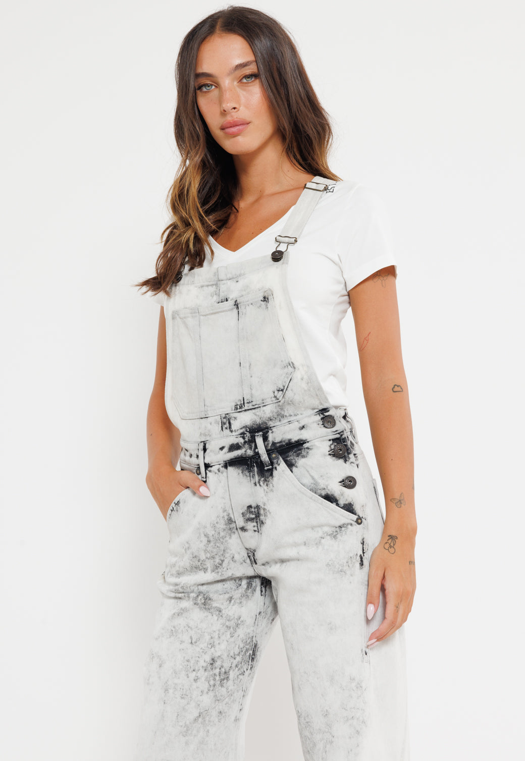 אוברול ג'ינס לנשים בצבע אפור בהיר