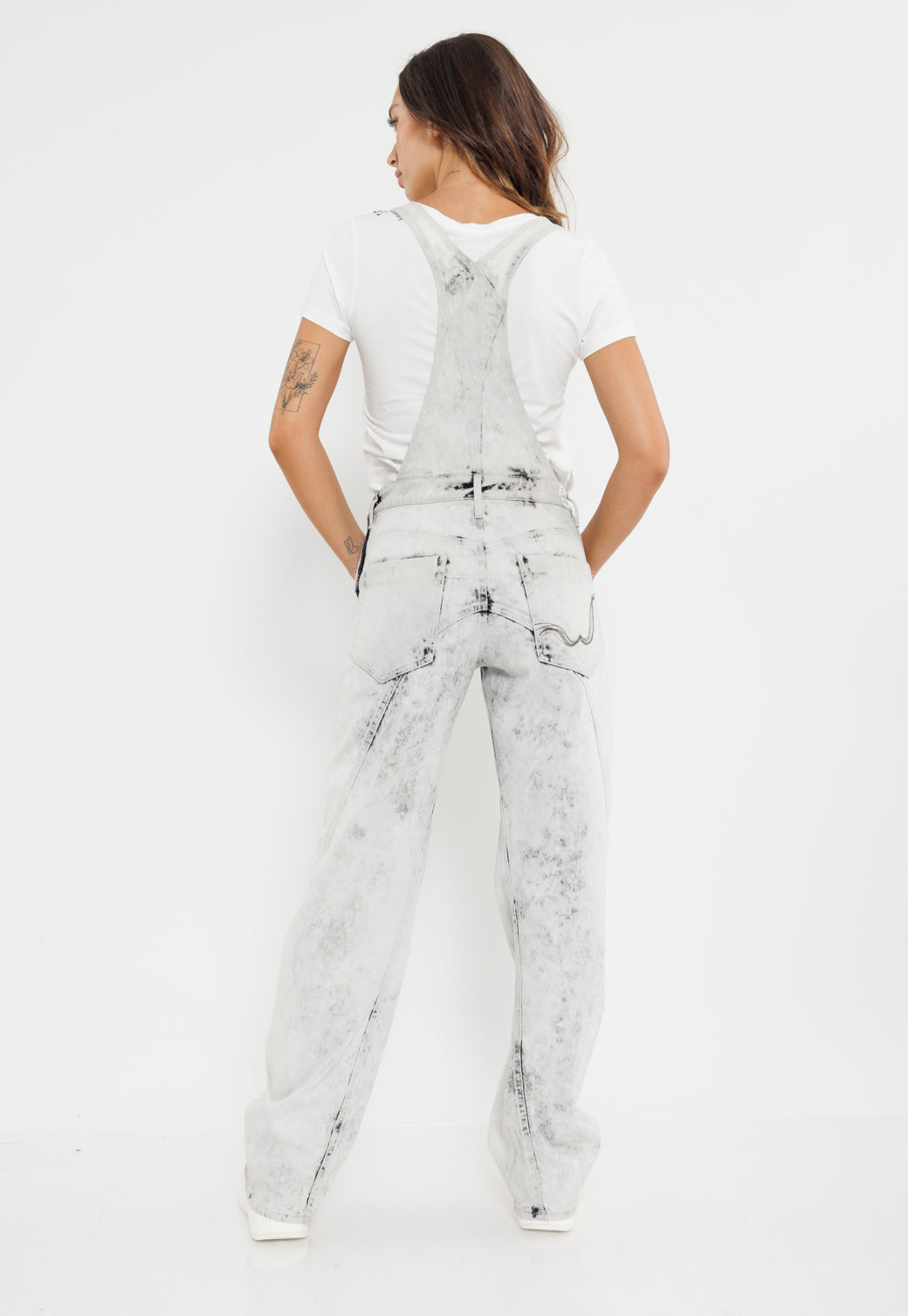 אוברול ג'ינס לנשים בצבע אפור בהיר