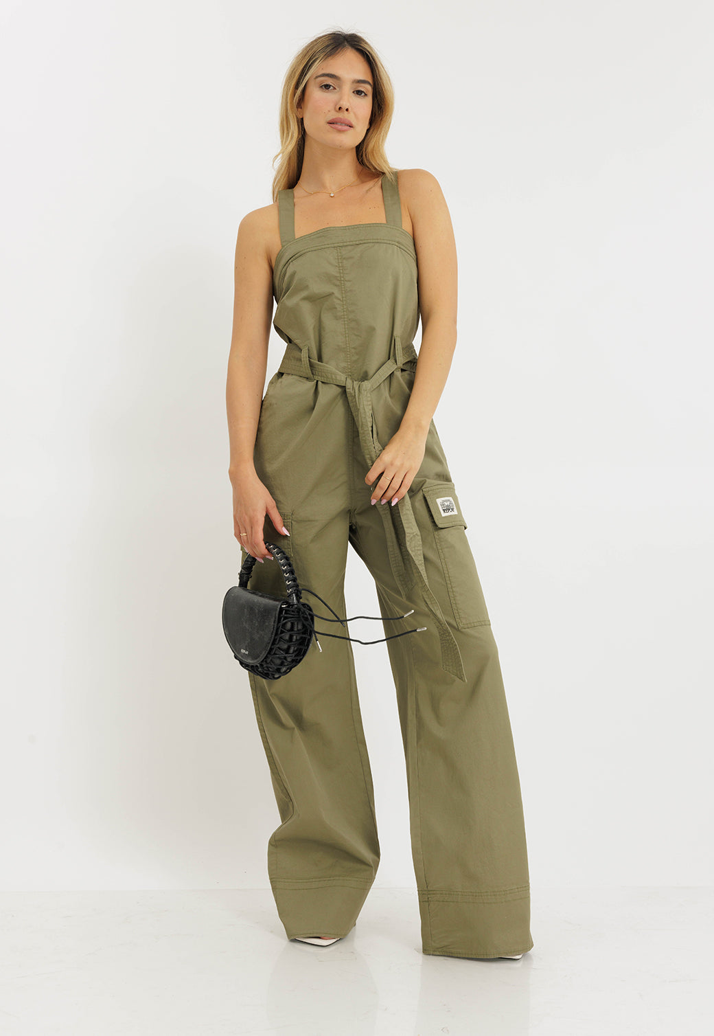 אוברול סטרפלס לנשים בגזרה רחבה בצבע חאקי