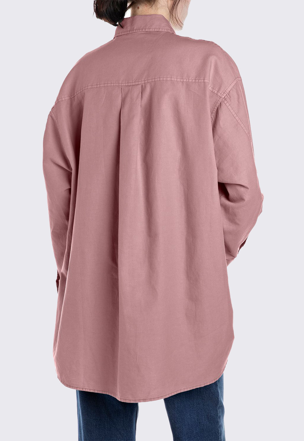 חולצה מכופתרת אוברסייז לנשים בצבע ורוד פודרה