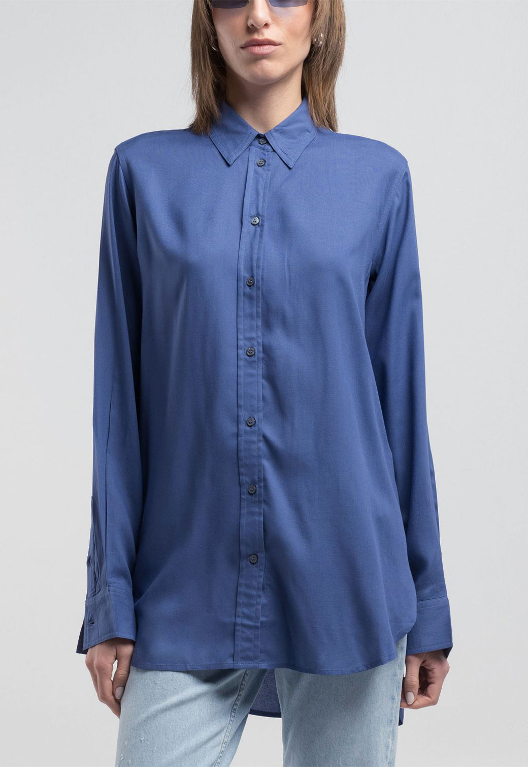 חולצה ארוכה לנשים בצבע כחול