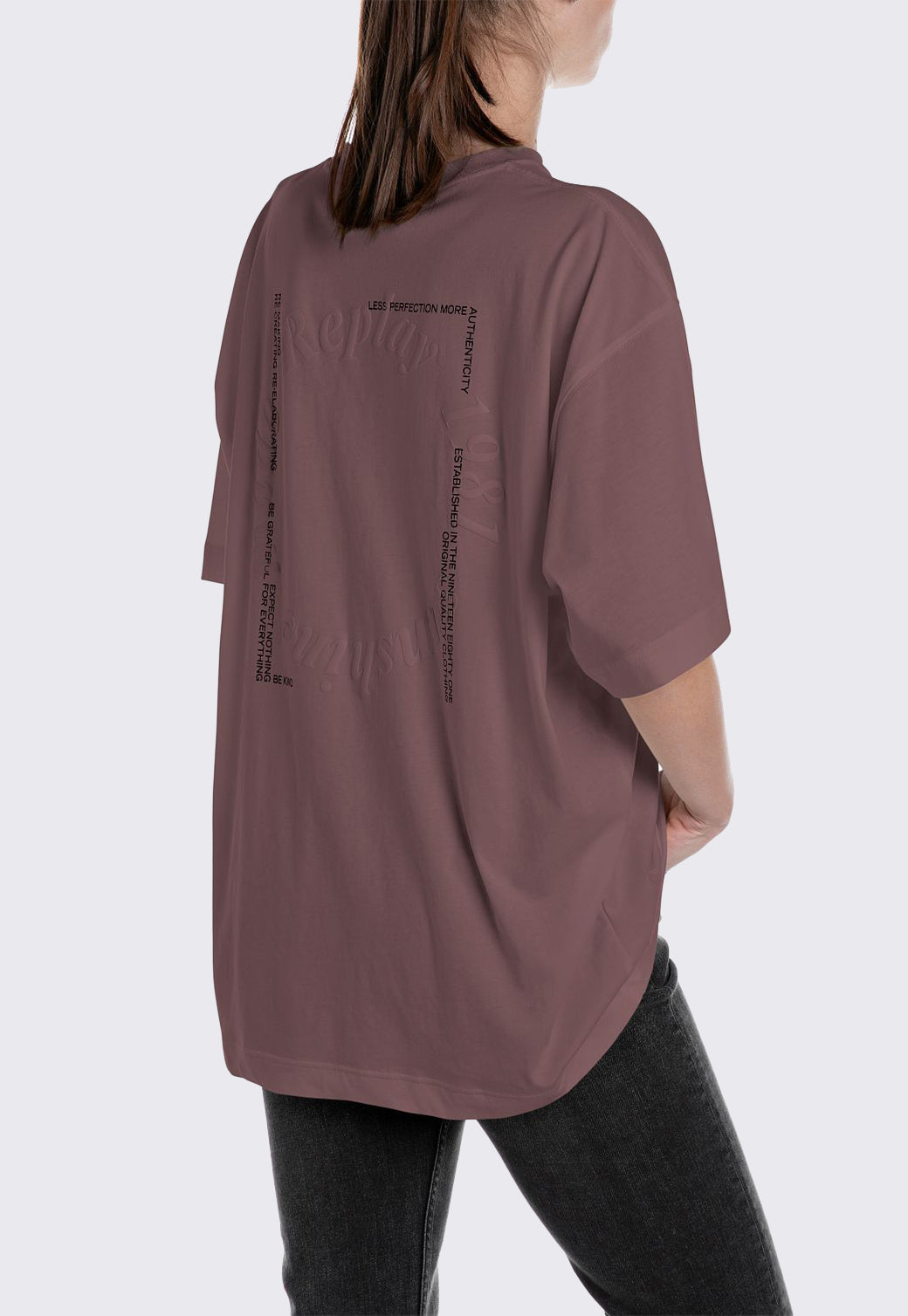 טי-שירט אוברסייז לנשים עם הדפס בגב