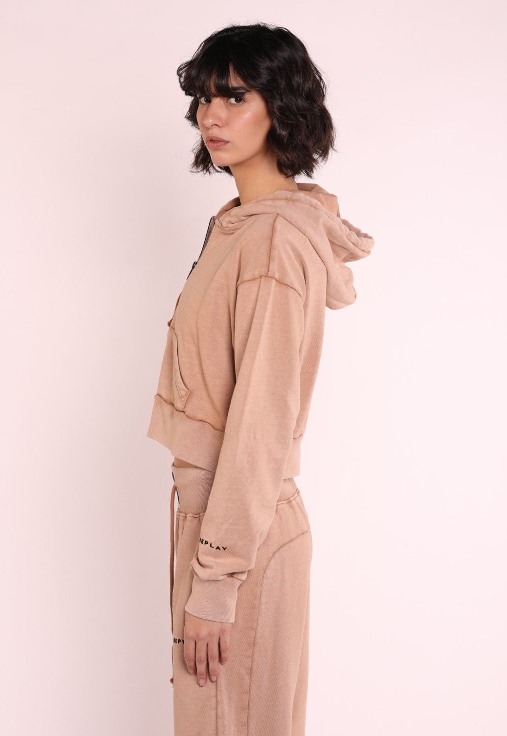 סווטשירט קפוצ'ון עם רוכסן לוגו בשרוול | נשים BROWN / S