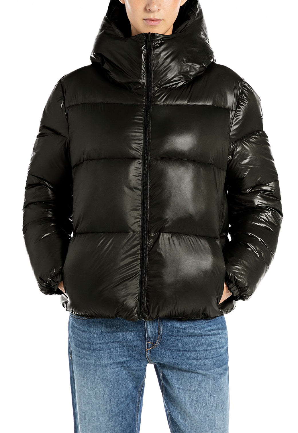 מעיל פוך קצר לנשים בצבע שחור מבריק עם כובע