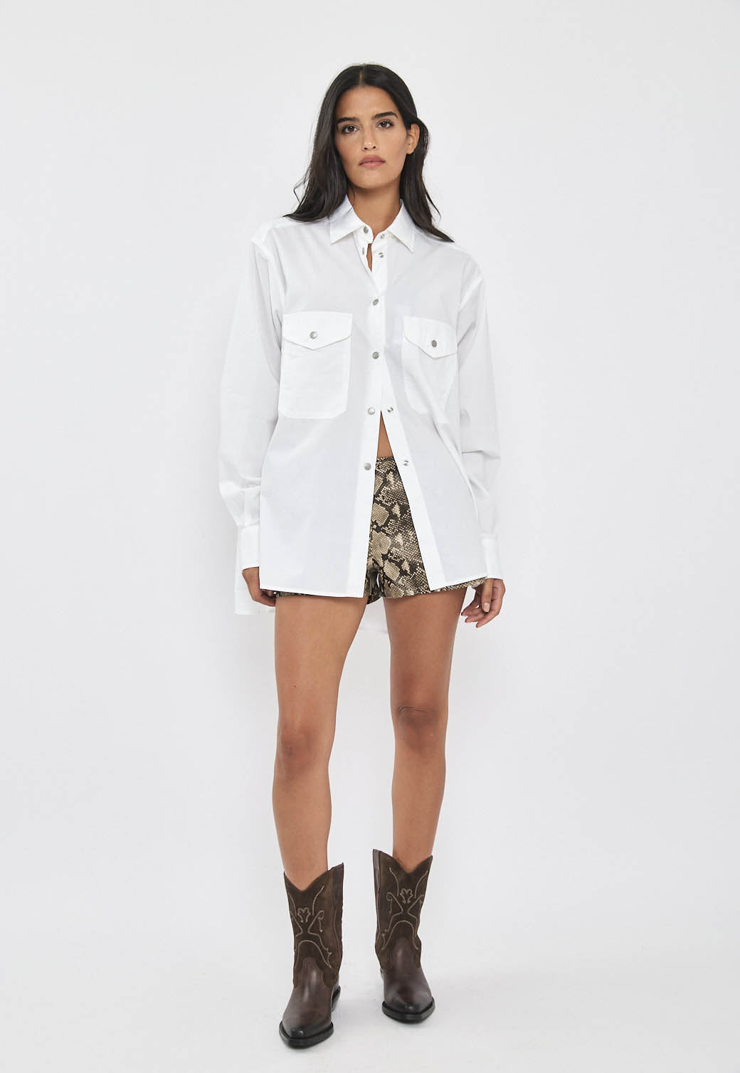 מכנסיים קצרים לנשים בהדפס נחש