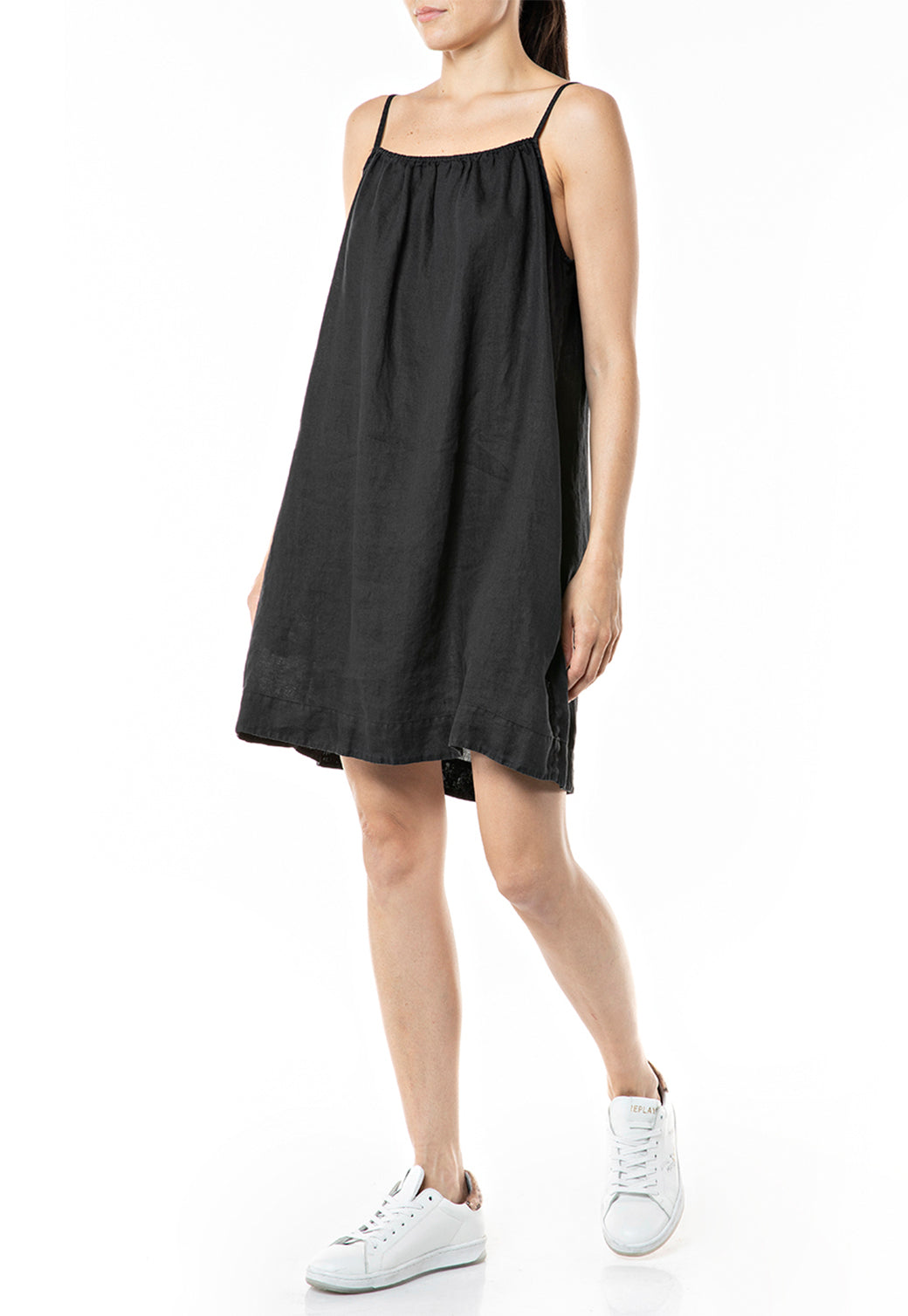 שמלת קיץ קצרה שחורה