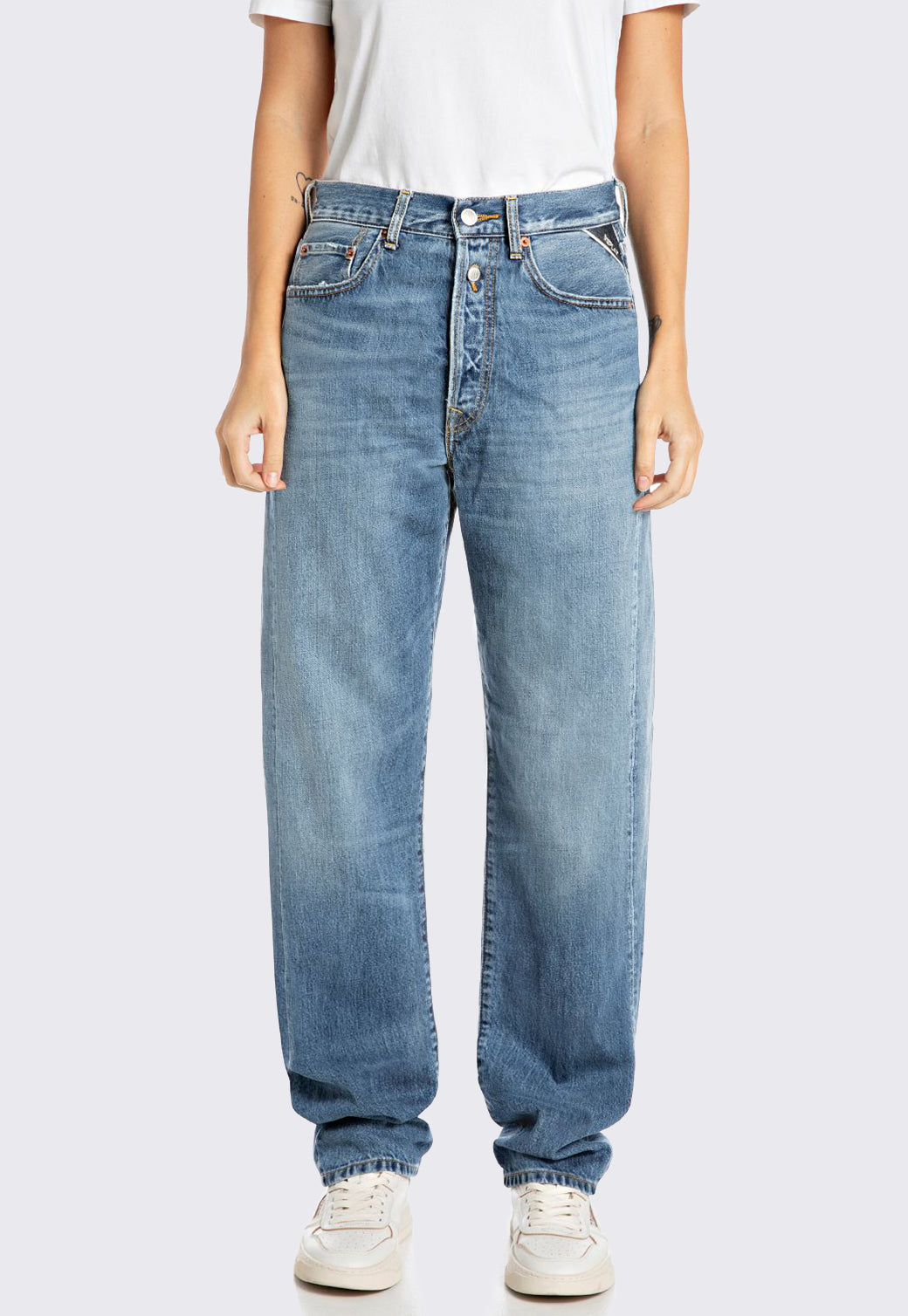 ג׳ינס 9Z1 נשים בגזרה רחבה בצבע כחול בהיר