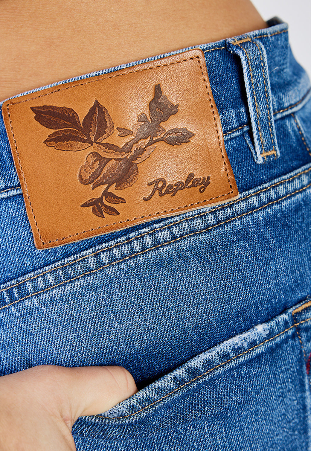 מכנסי ג'ינס CARY Wide Leg Fit נשים