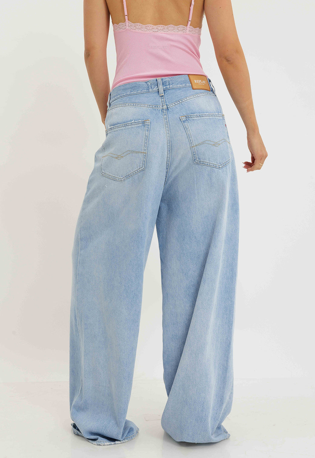 ג'ינס רחב בגזרת MARGOT לנשים