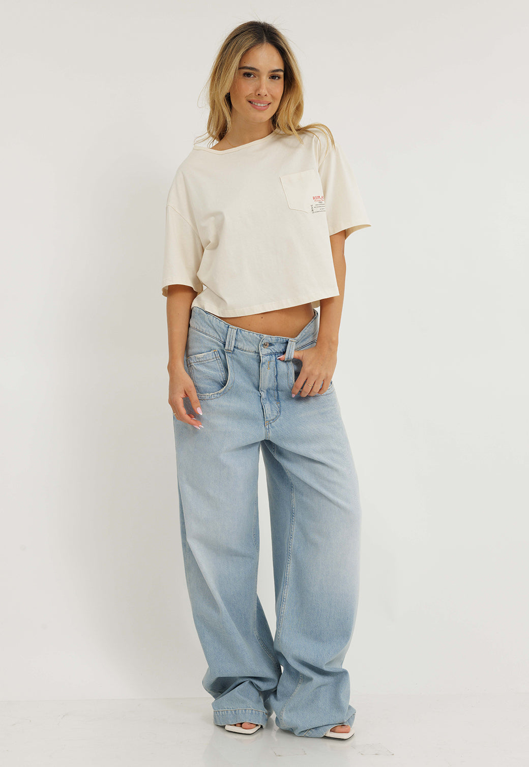 ג׳ינס NARJA רחב לנשים בצבע תכלת