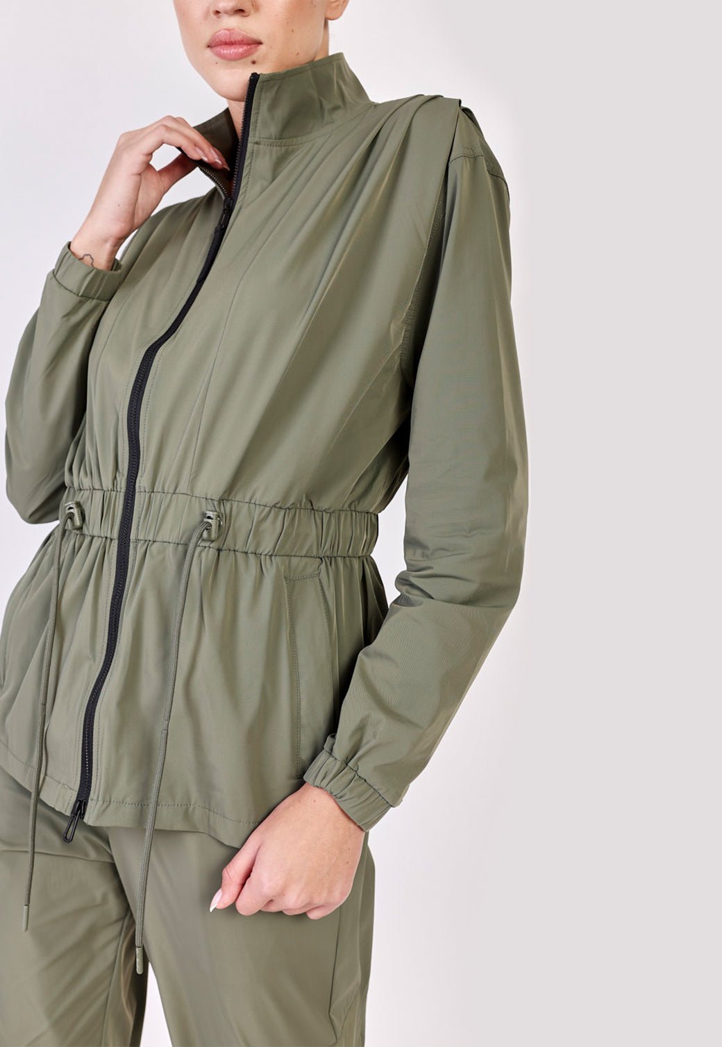 ג'קט ניילון מרוכסן נשים - Replay