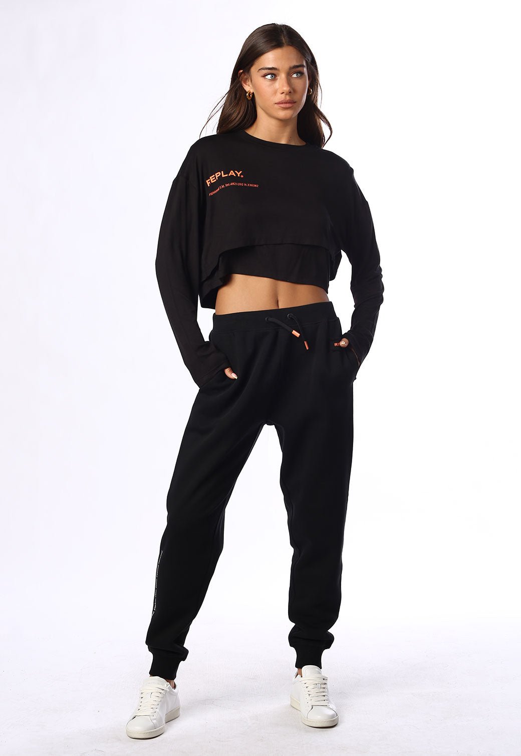 טי שירט ארוכה שתי שכבות לוגו גדול בחזה נשים - Replay