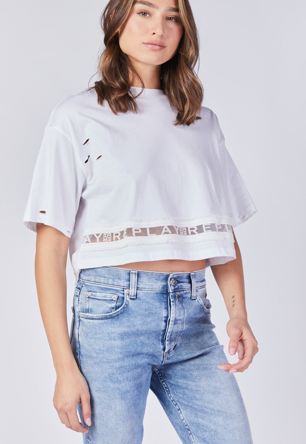 טי שירט קצרה קרופ עם הדפס נשים נשים - Replay