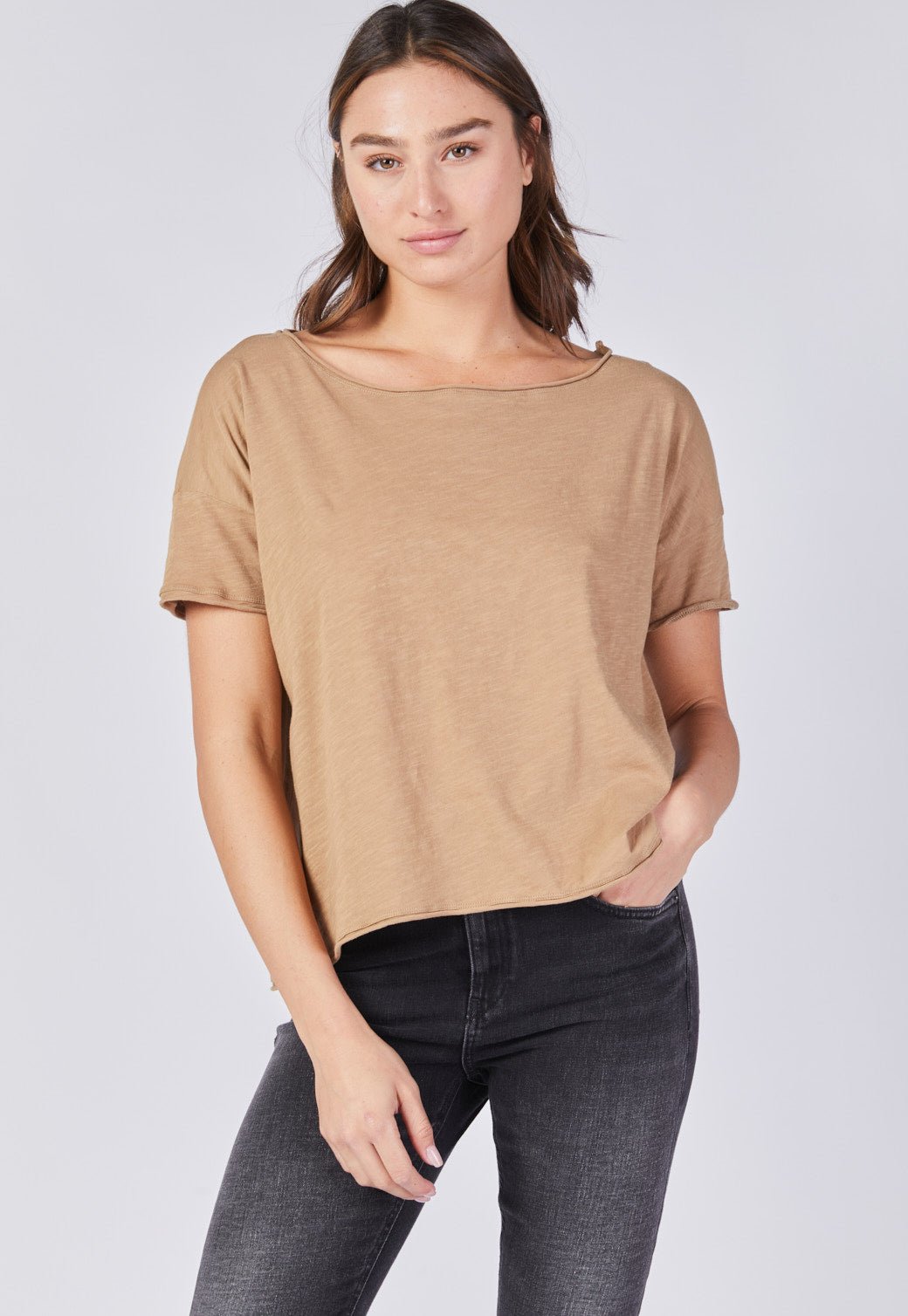 טי שירט קצרה עם מפתח צוואר גזור נשים - Replay