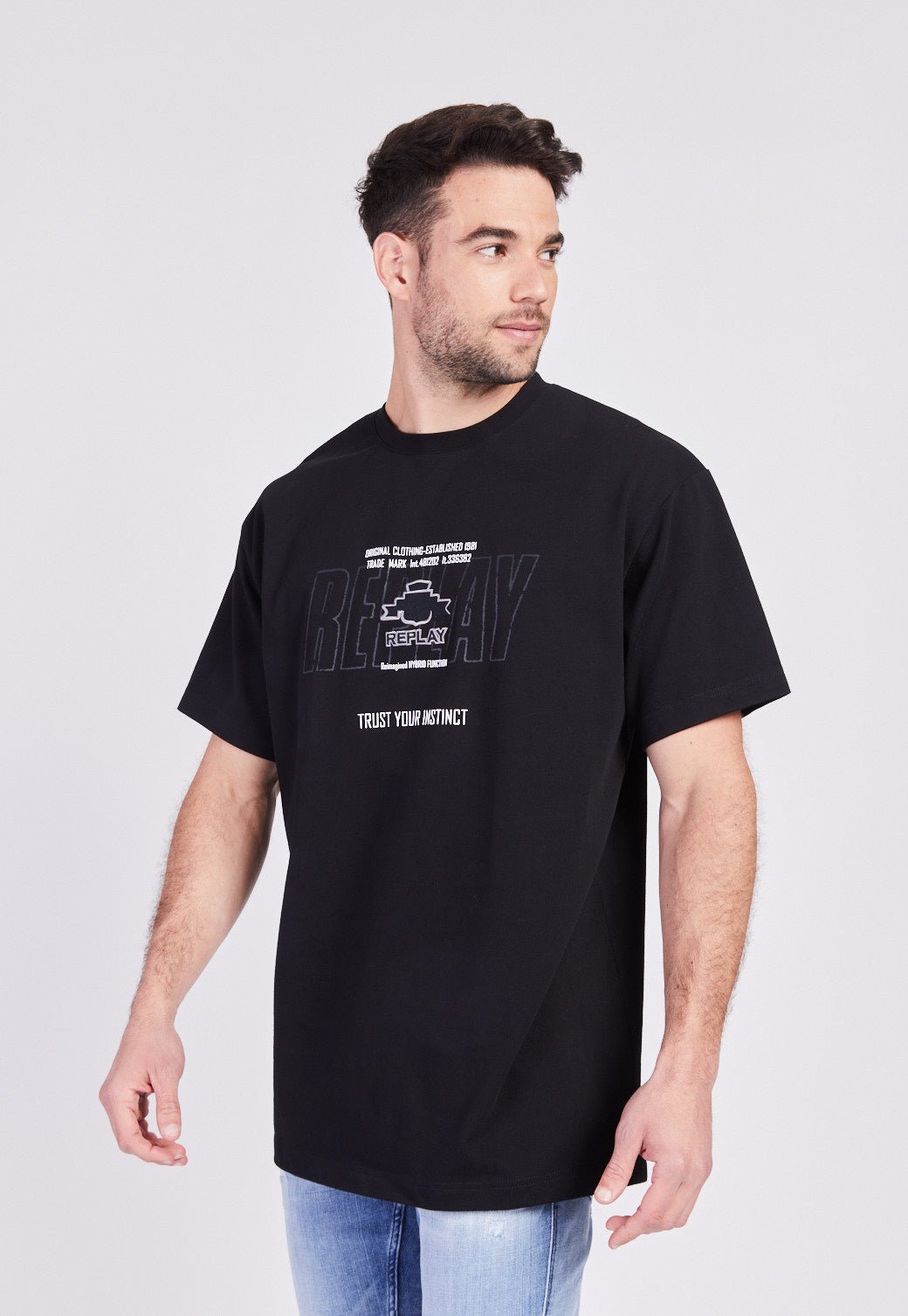 טי שירט קצרה רחבה עם הדפס בחזית גברים - Replay