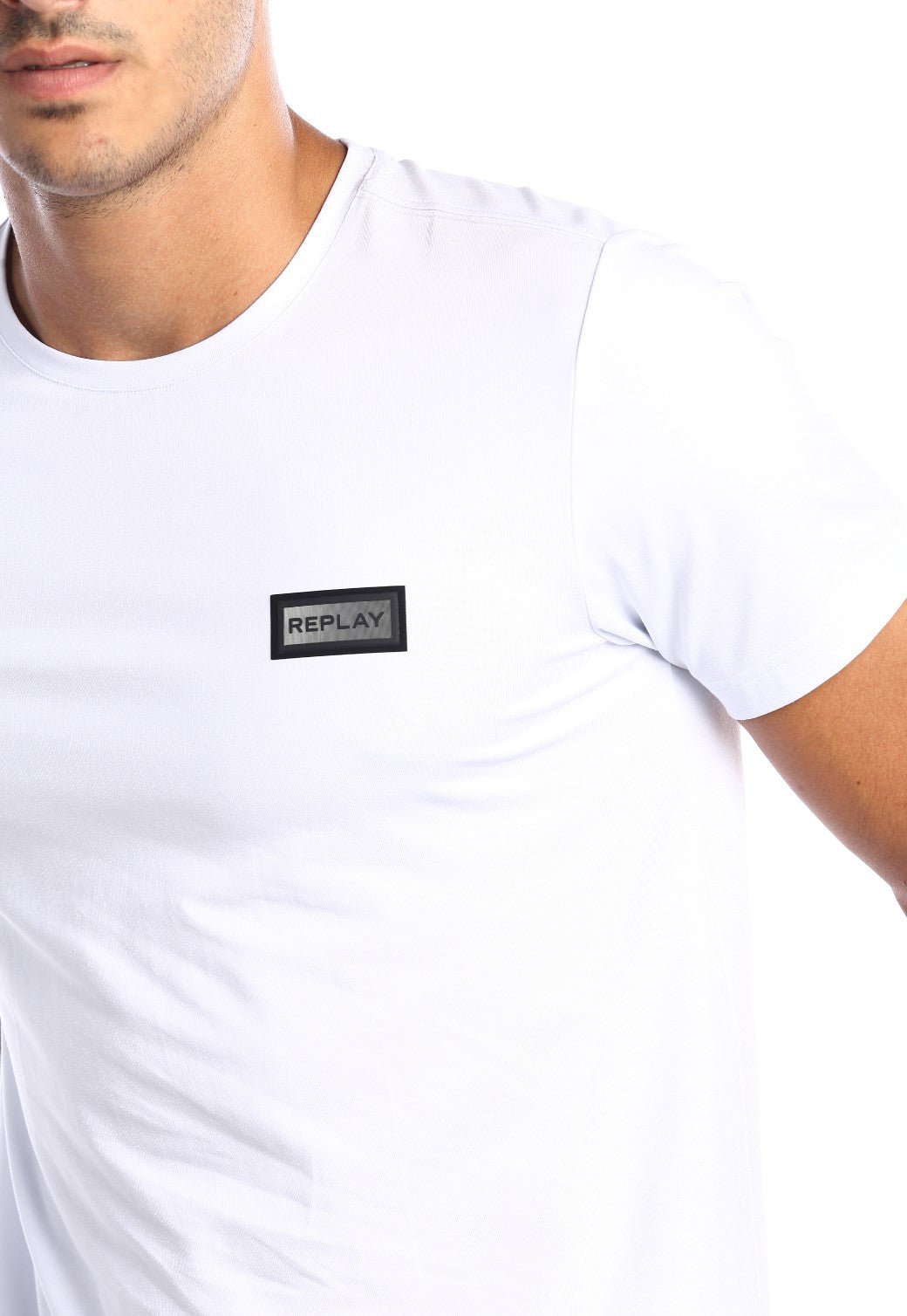 טי שירט לייקרה קצרה עם פלטת לוגו קטן גברים - Replay