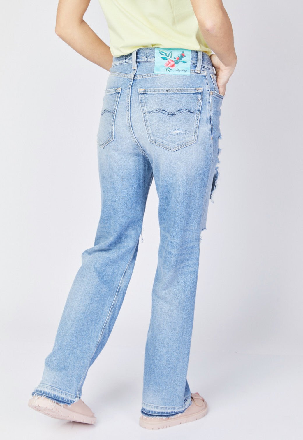 מכנסי ג'ינס בגזרה ישרה עם קרעים נשים - Replay